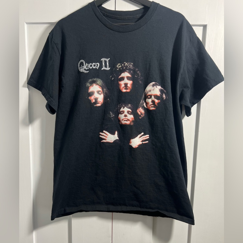 Queen II Album Graphic T-Shirt Black